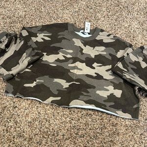 Garage cropped long sleeve